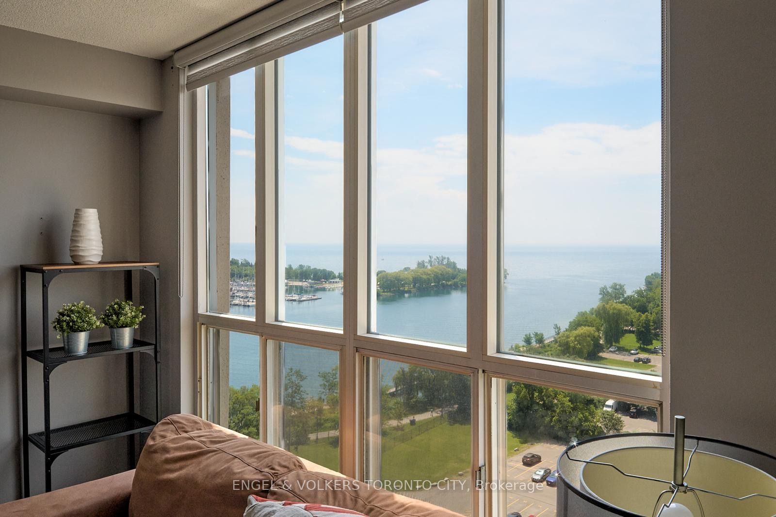 2285 Lake Shore Boulevard W 1204