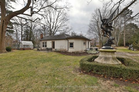 243 Shoreacres Road Cottage Burlington ON L7L 2H3