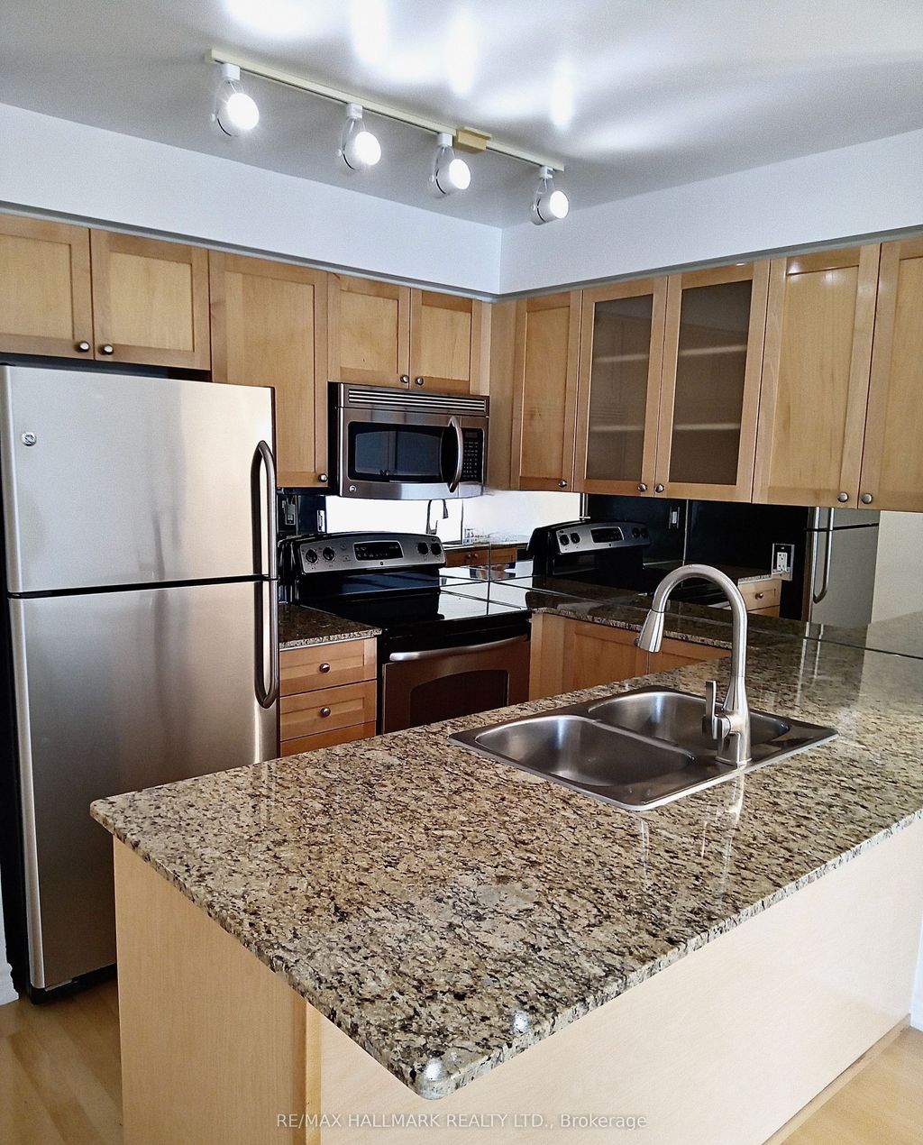 Photo of 761 Bay Street #2707, Toronto, ON M5G 2R2 (MLS # C12535304)