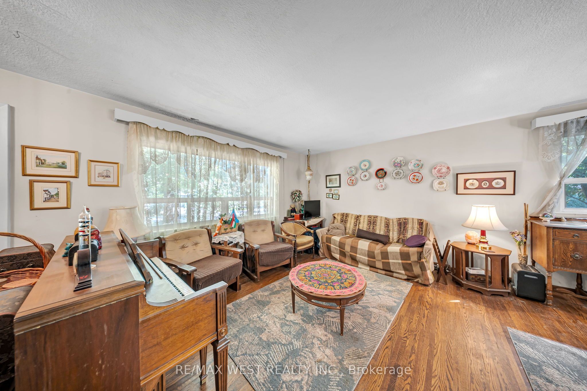 1610 Magenta Court