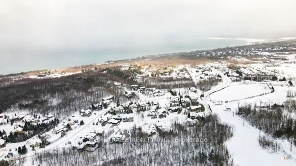 Photo of 102 Hemlock Court, Blue Mountains, ON L9Y 0T3 (MLS # X12745604)