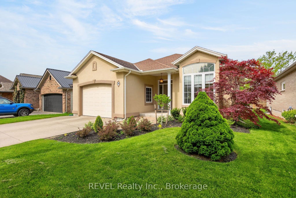 Photo of 30 Bianca Drive, Niagara-on-the-Lake, ON L0S 1T0 (MLS # X13730768)
