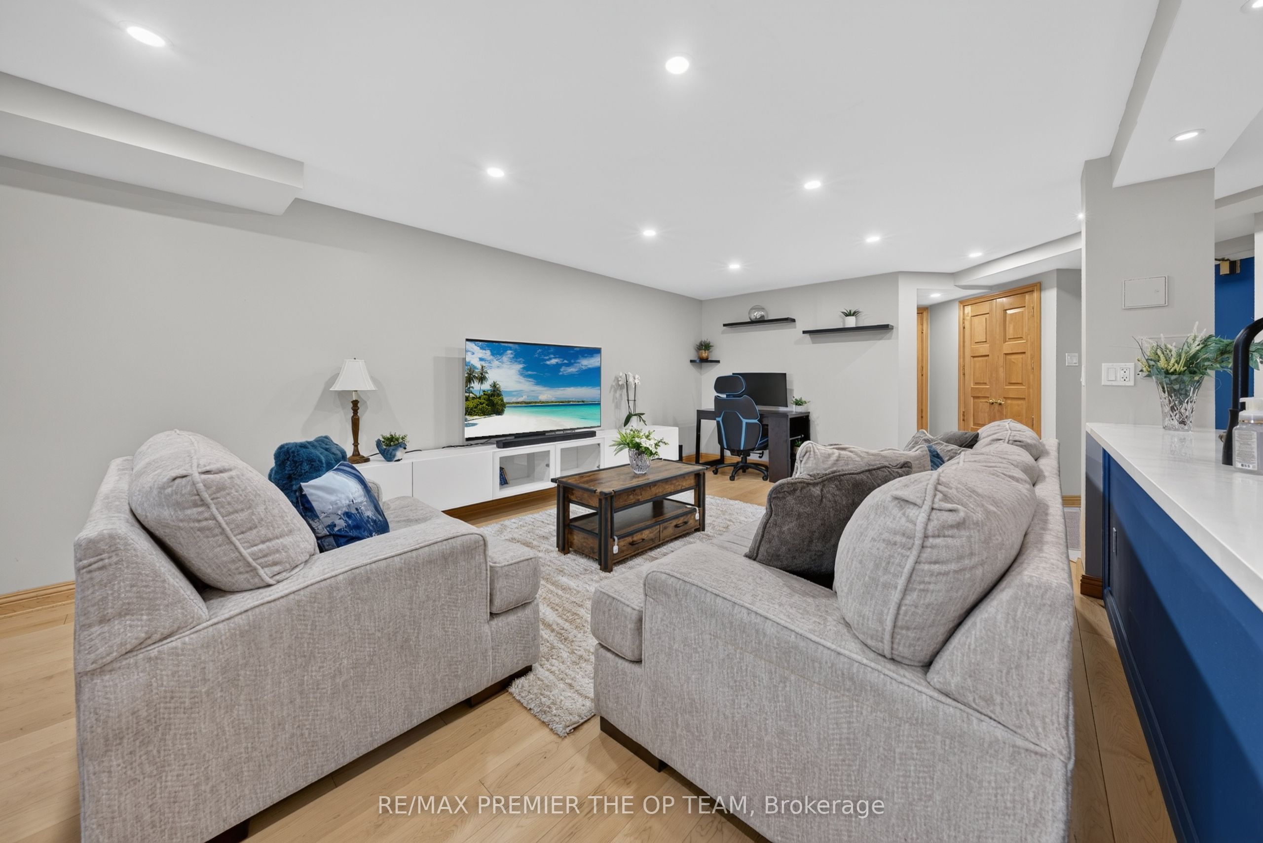 100 Arbors Lane 404