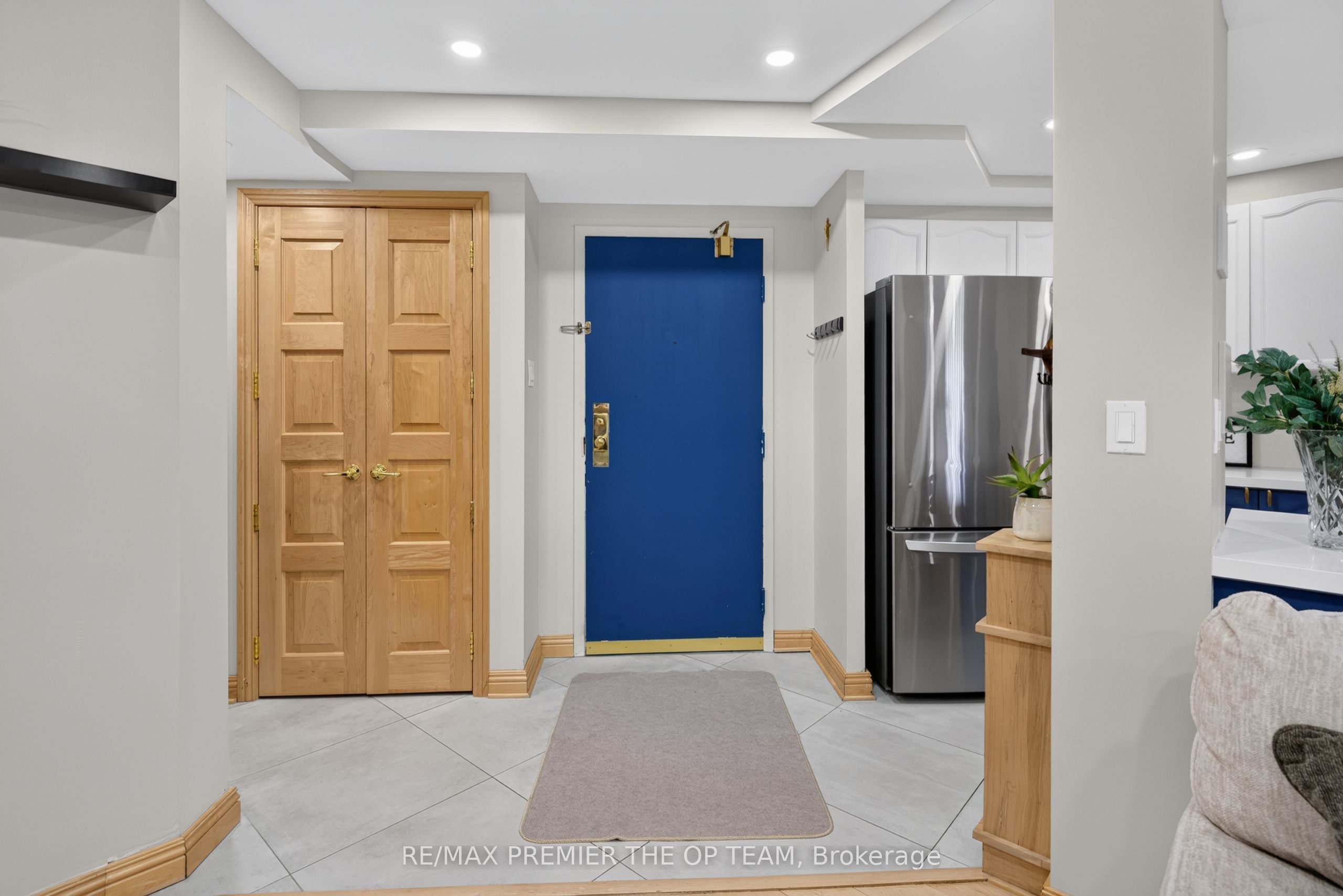 100 Arbors Lane 404