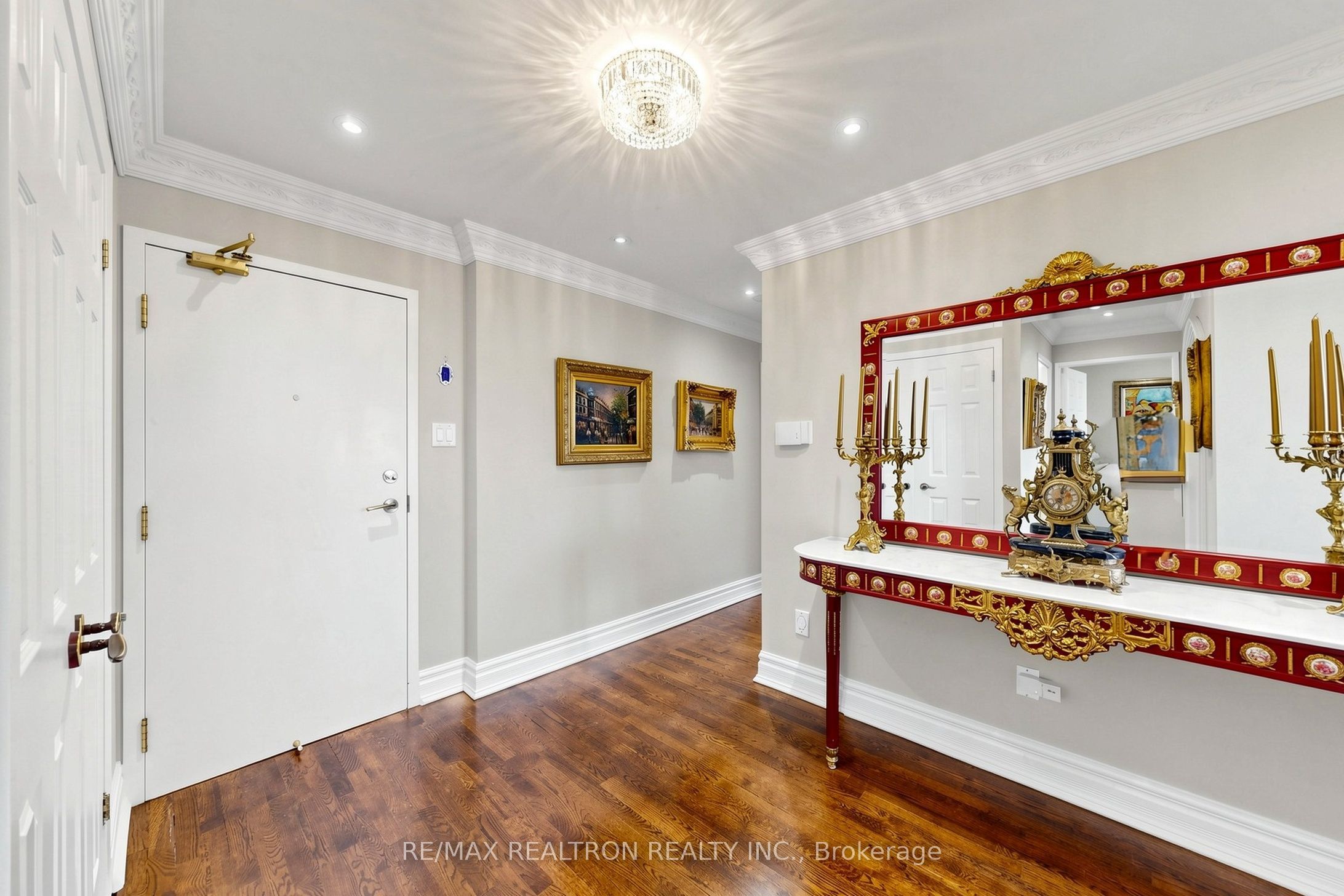7300 Yonge Street 1810