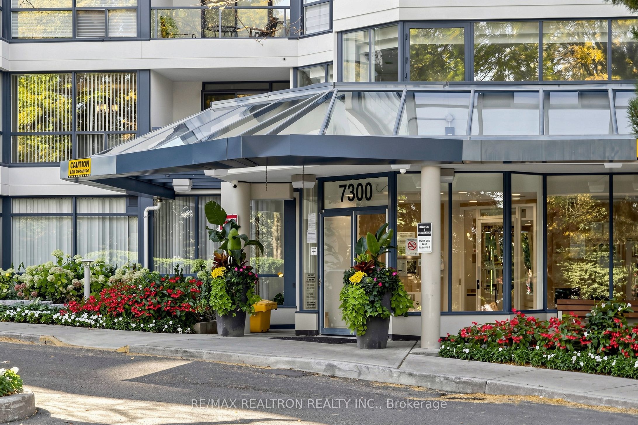 7300 Yonge Street 1810