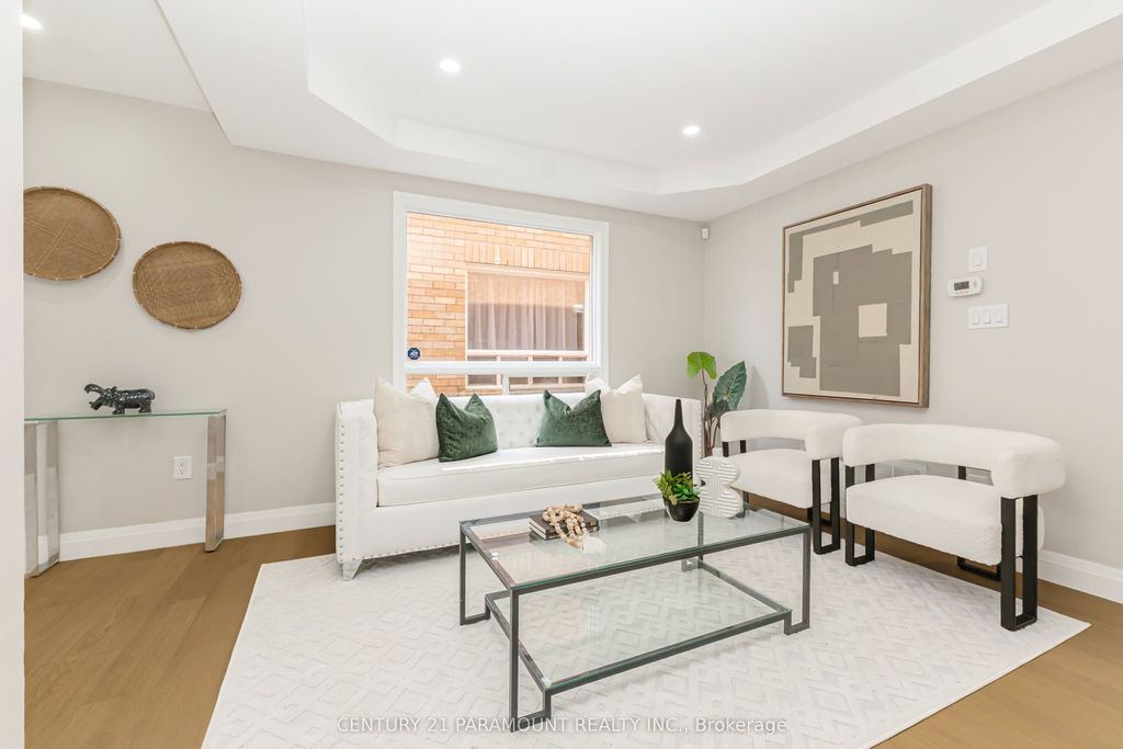 Photo of 641 Macbeth Heights, Mississauga, ON L5W 1E5 (MLS # W13055978)