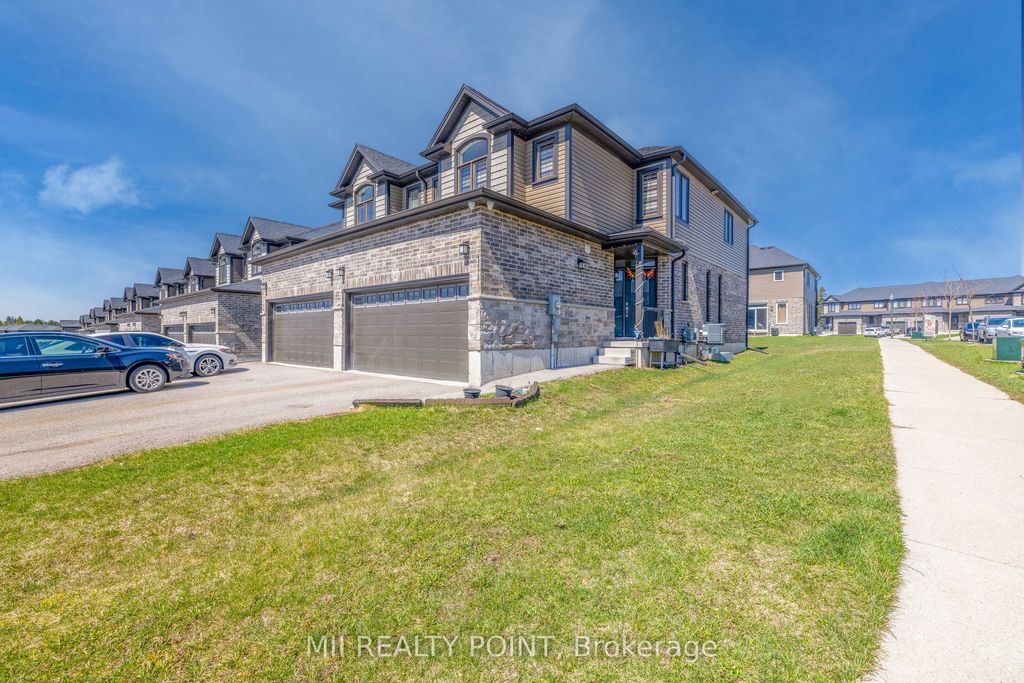 Photo of 145 Links Crescent, Woodstock, ON N4T 0K7 (MLS # X12987820)