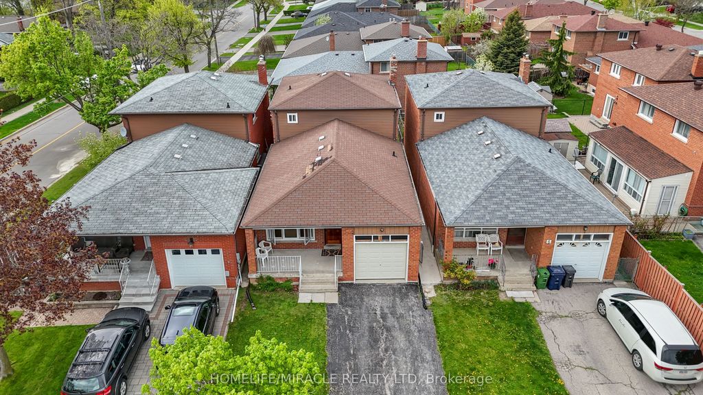 Photo of 4 S Greendowns Drive, Toronto, ON M1M 2G7 (MLS # E12958060)