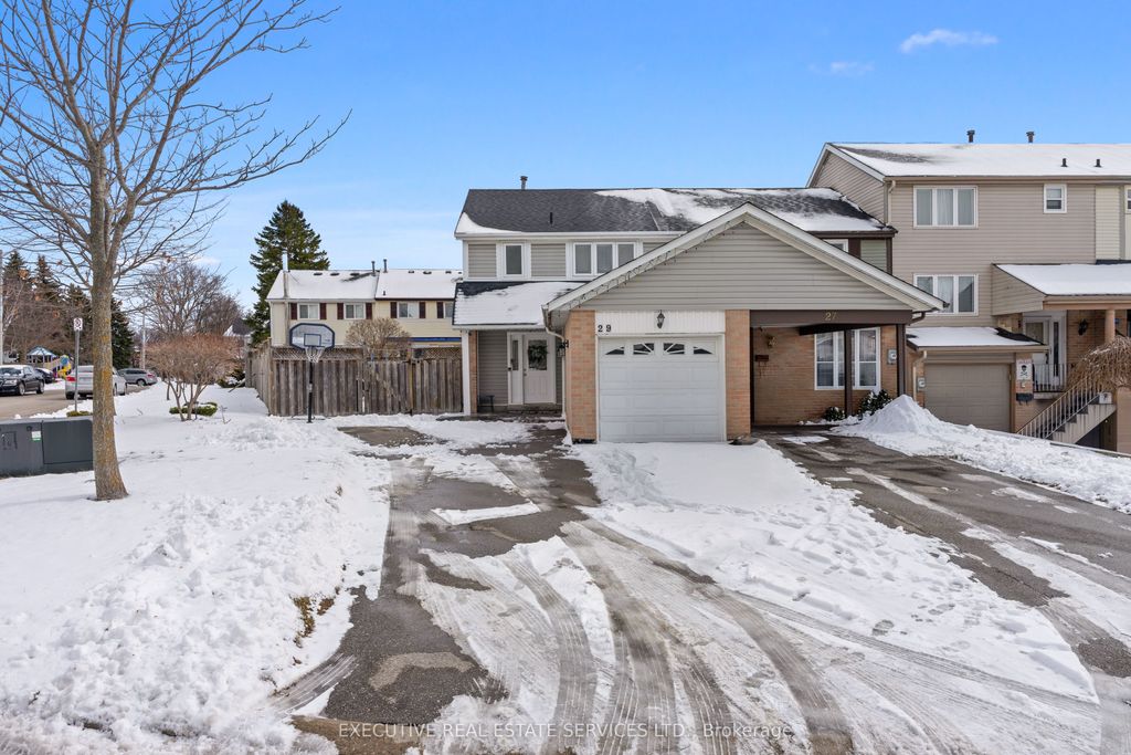 Photo of 29 Sparklett Crescent, Brampton, ON L6Z 1M7 (MLS # W12889906)
