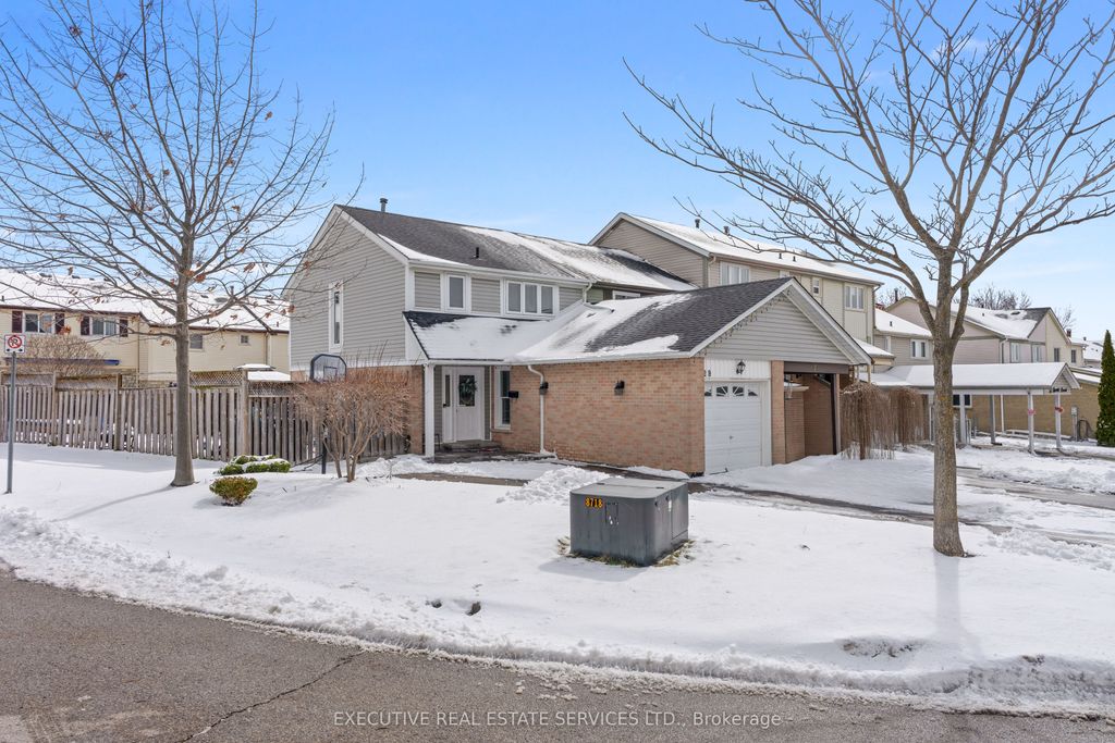 Photo of 29 Sparklett Crescent, Brampton, ON L6Z 1M7 (MLS # W12889906)