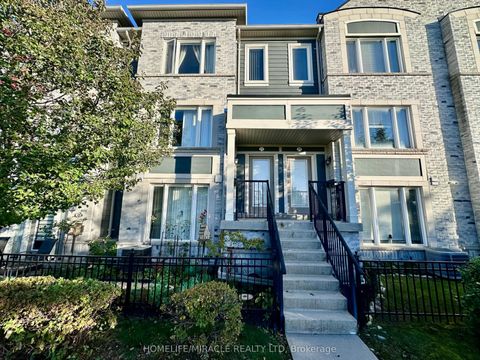 60 Fairwood Circle 25 Brampton ON L6R 0Y6