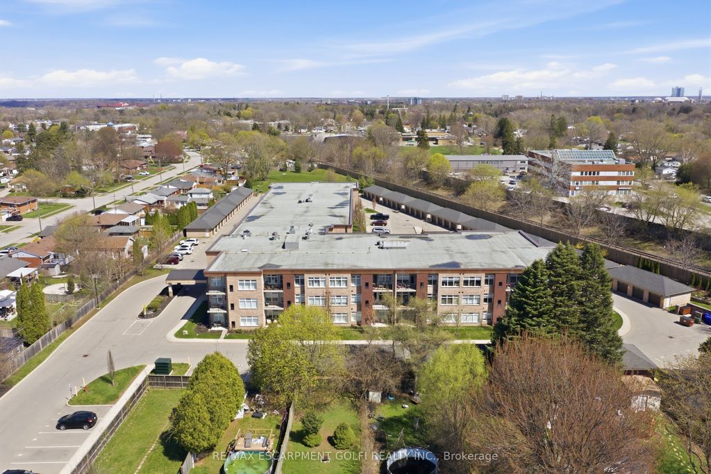 Photo of 4644 Pettit Avenue #203, Niagara Falls, ON L2E 6L5 (MLS # X13032586)