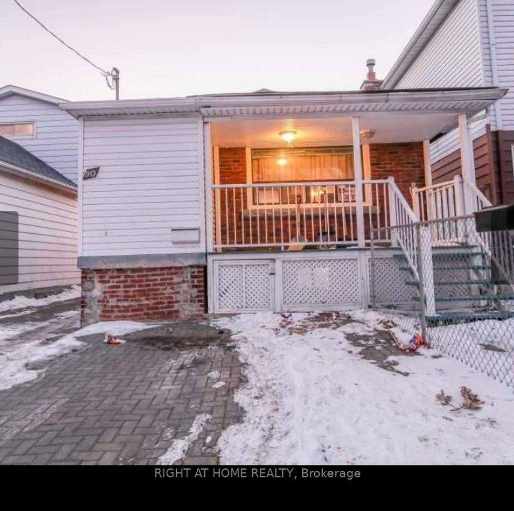 Photo of 90 Pharmacy Avenue W, Toronto, ON M1L 3E5 (MLS # E12741104)