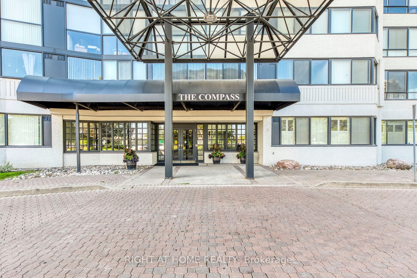 1360 Rathburn Road E 1603