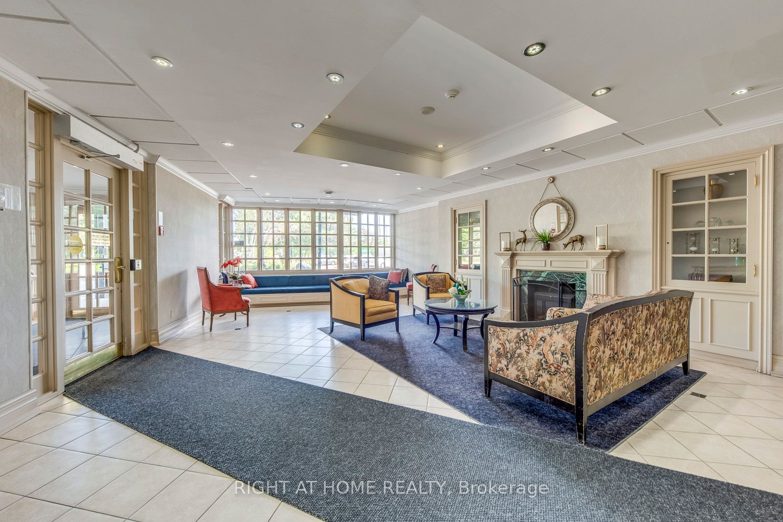 1360 Rathburn Road E 1603