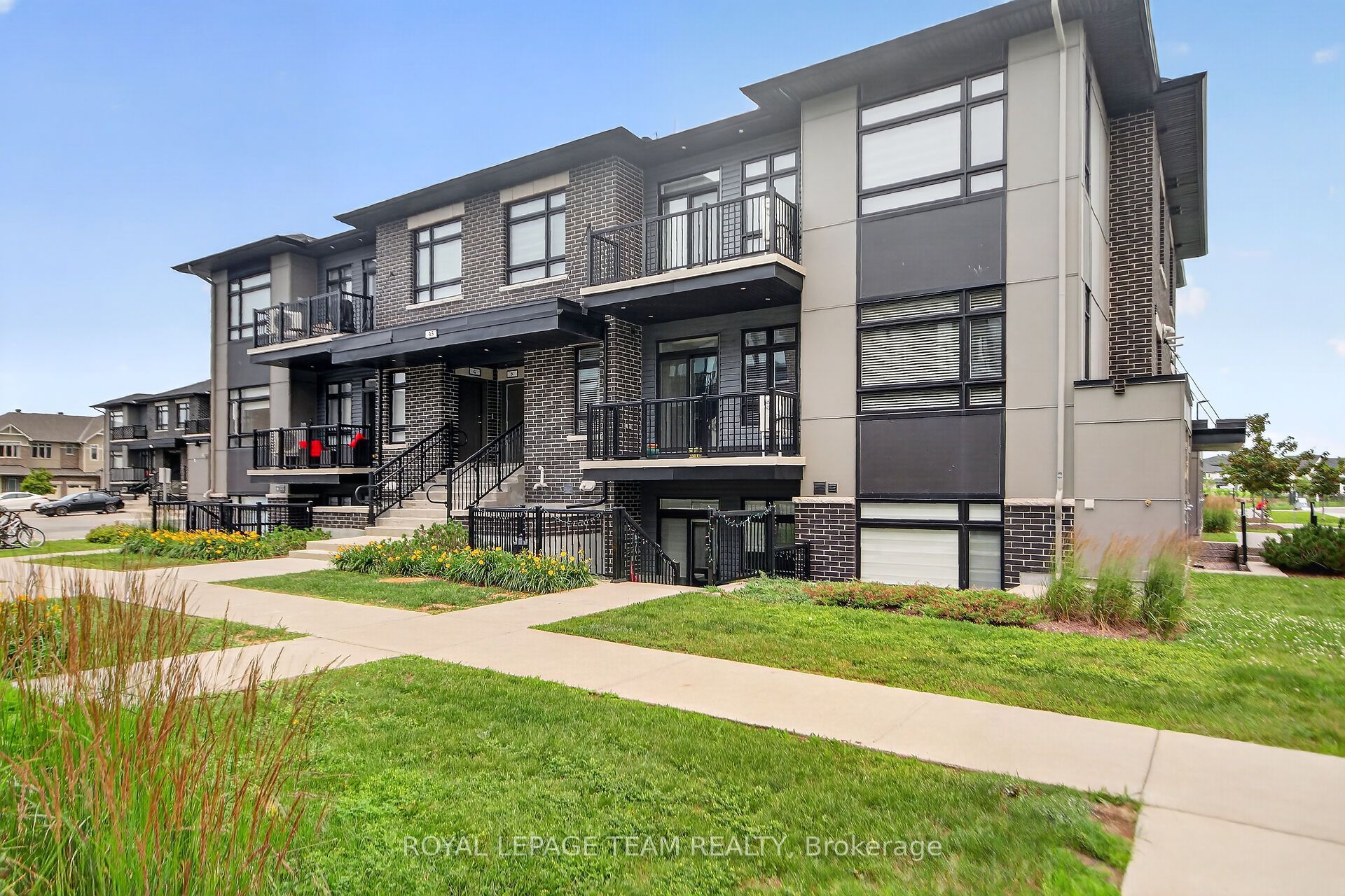 Photo 1 of 33 — 45 Overberg Way H, Kanata, ON K2S 2Y4