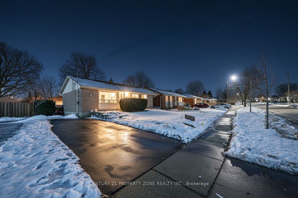 Photo of 102 Prince Charles Drive, Halton Hills, ON L7G 3V6 (MLS # W12802224)