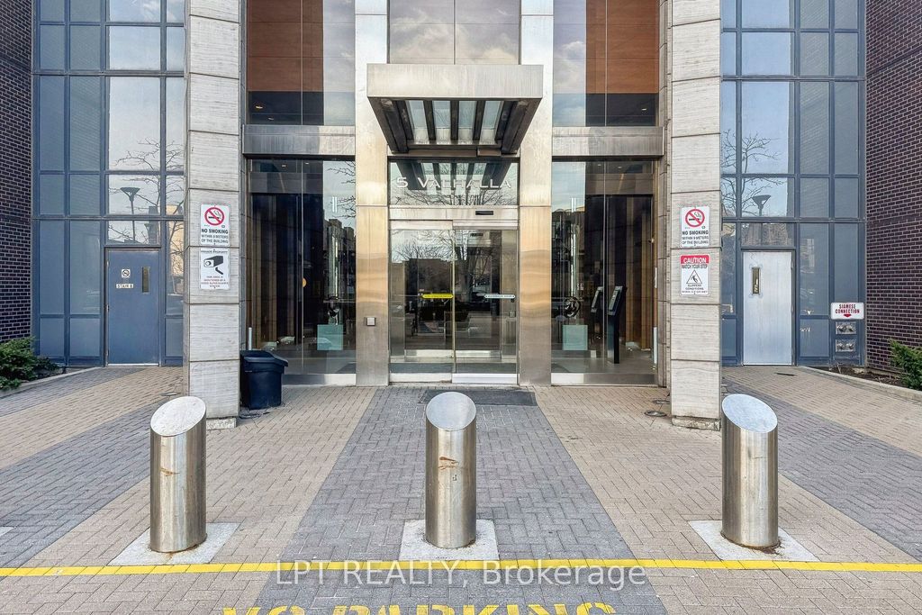 Photo of 5 Valhalla Inn Road #3105, Toronto, ON M9B 0B1 (MLS # W13005482)