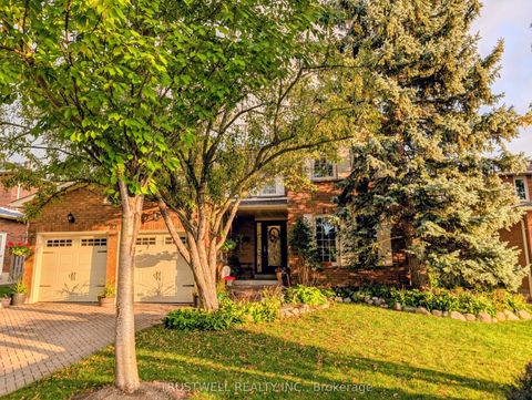 82 Long Island Crescent Markham ON L3P 7L8