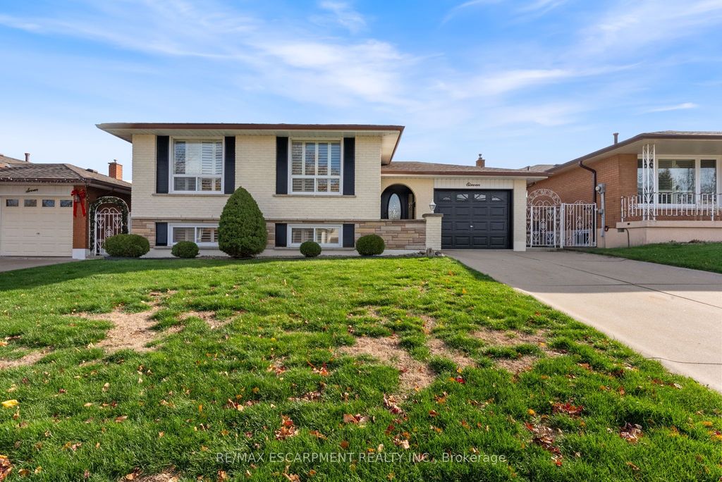 Photo of 11 Marcella Crescent, Hamilton, ON L8K 6E9 (MLS # X12567090)