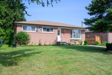 1295 Pinegrove Road Lower Oakville ON L6L 2X2