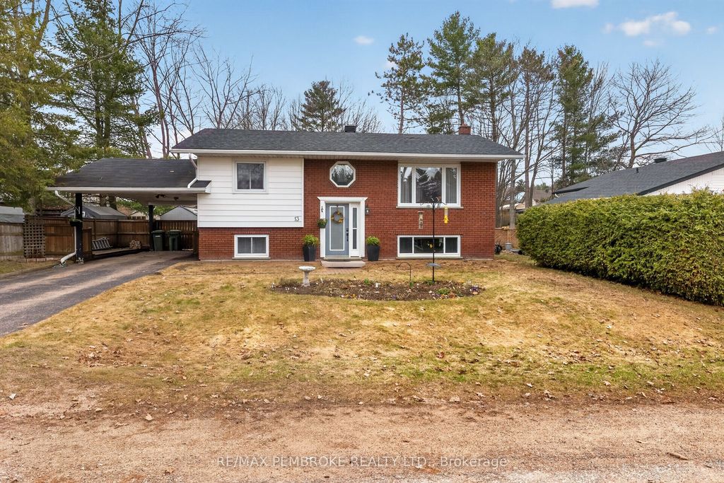 Photo of 13 Point Crescent, Petawawa, ON K8H 3G1 (MLS # X13022884)