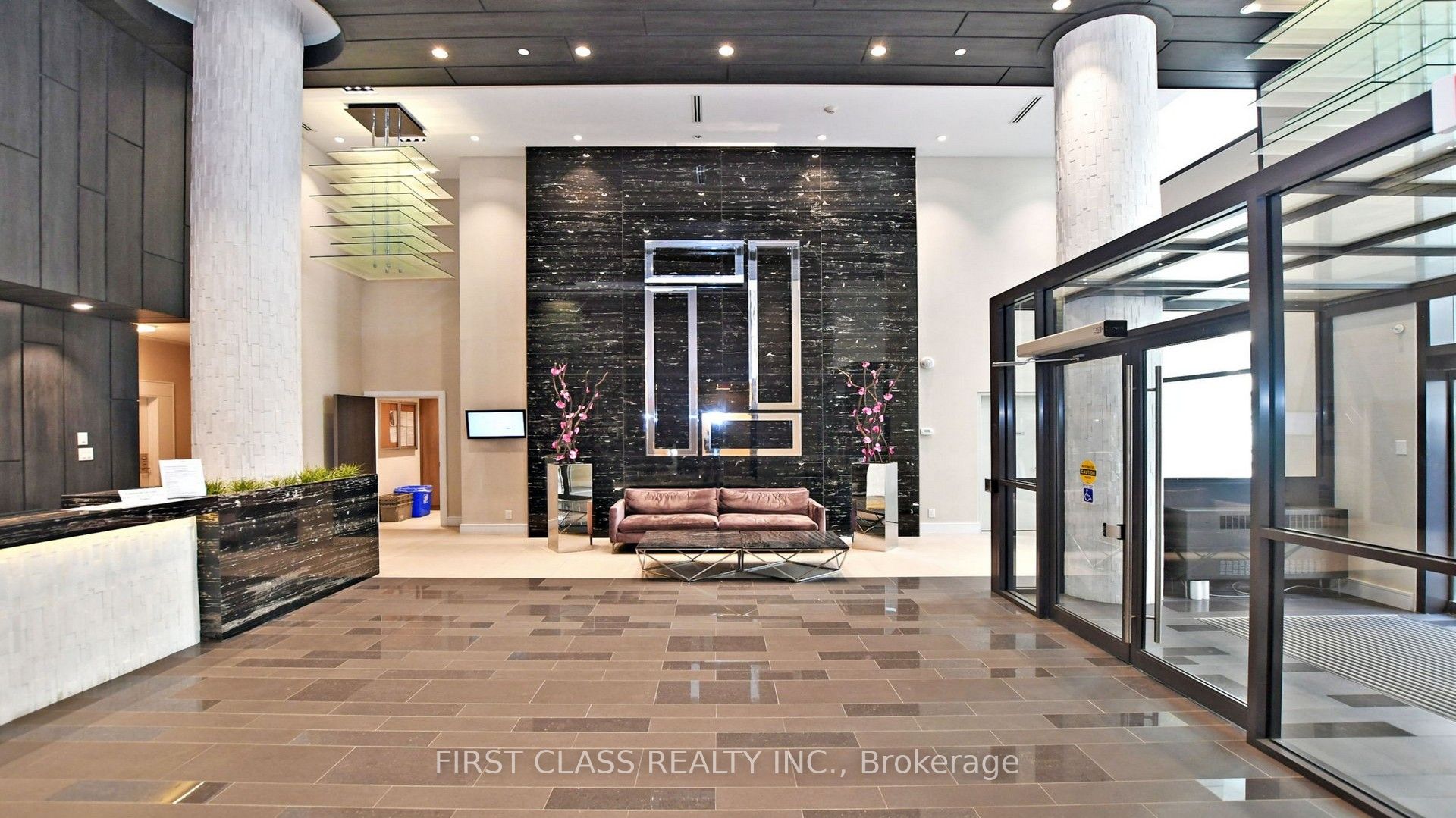 9201 Yonge St Street 911