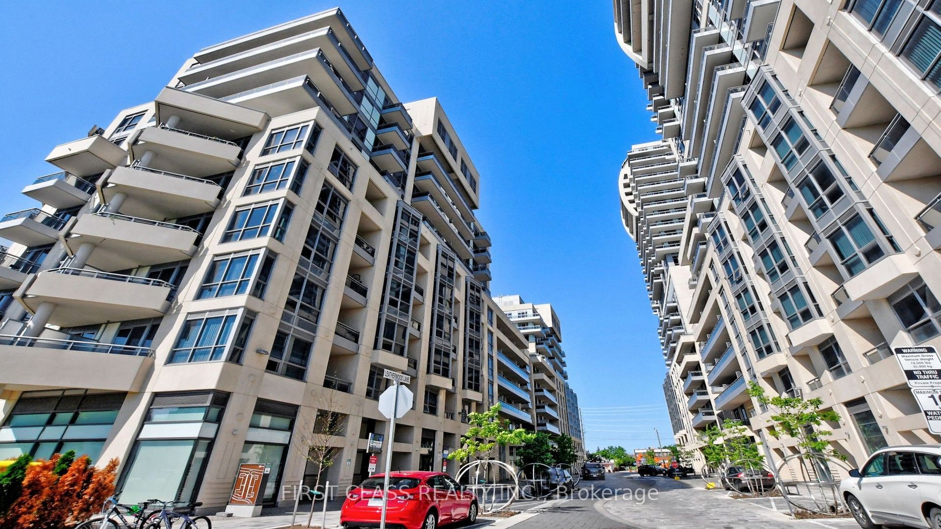 9201 Yonge St Street 911