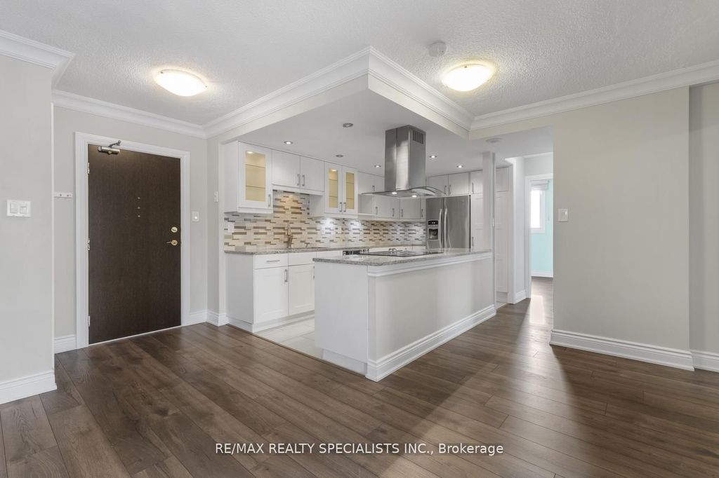 Photo of 820 Burnhamthorpe Road #803, Toronto, ON M9C 4W2 (MLS # W12286757)