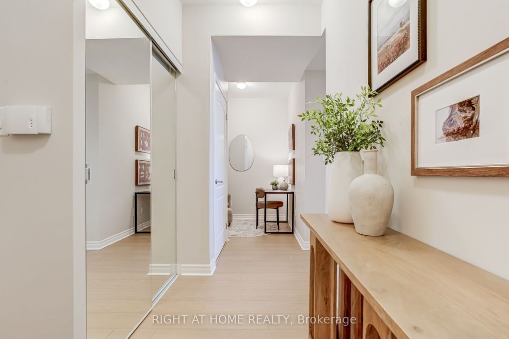 Photo of 3865 Lake Shore Boulevard W #307, Toronto, ON M8W 0A2 (MLS # W12726136)