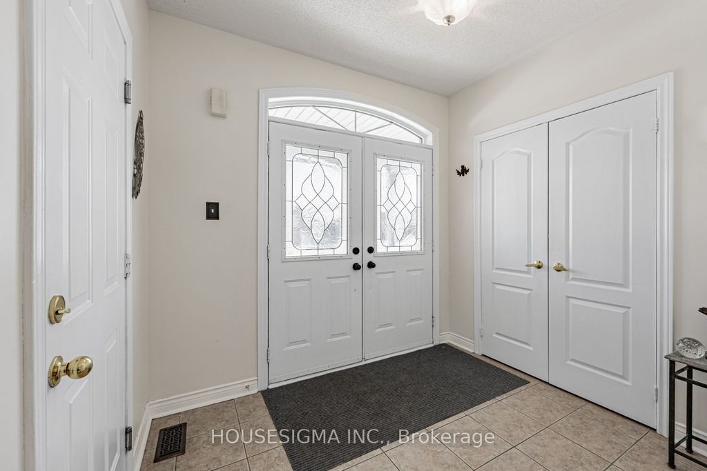 Photo of 123 ROOT Crescent, Ajax, ON L1T 4L5 (MLS # E12742408)