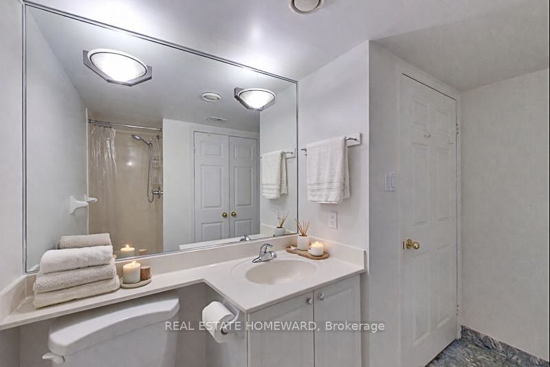 109 Front Street E 1111