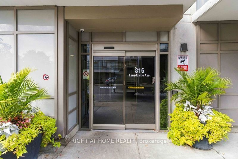 Photo of 816 Lansdowne Avenue #302, Toronto, ON M6H 4K6 (MLS # W14133056)