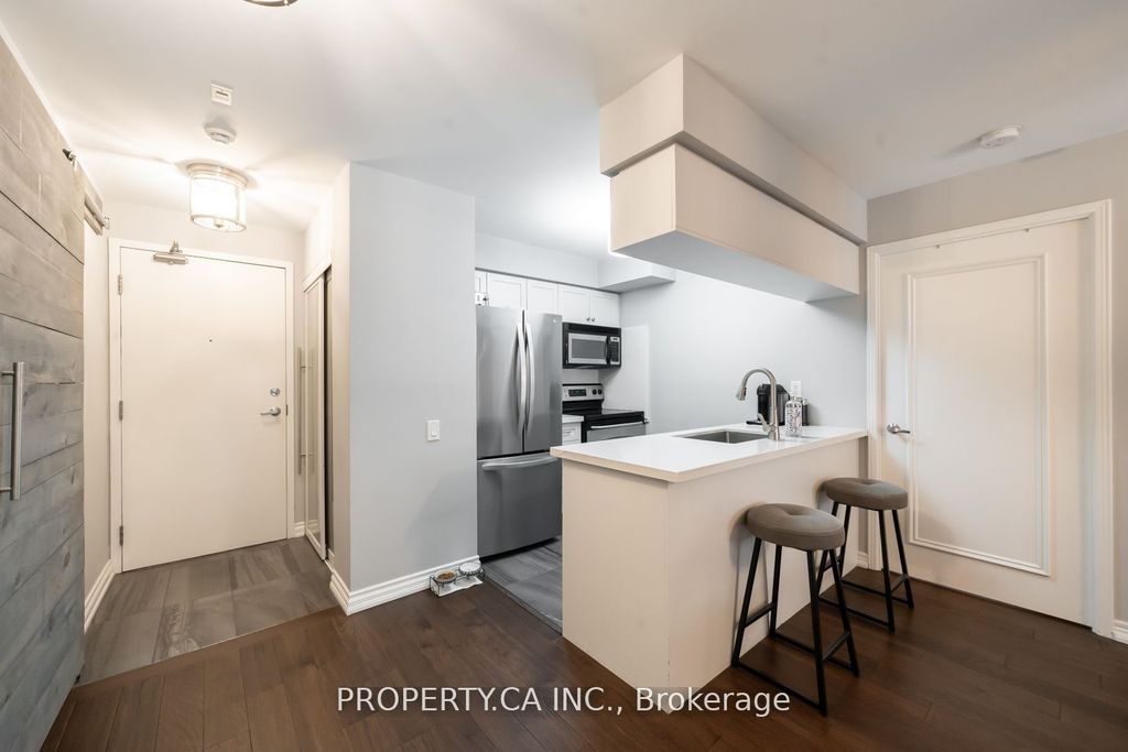 Photo of 60 St Clair Avenue W #202, Toronto, ON M4V 1M1 (MLS # C12471500)