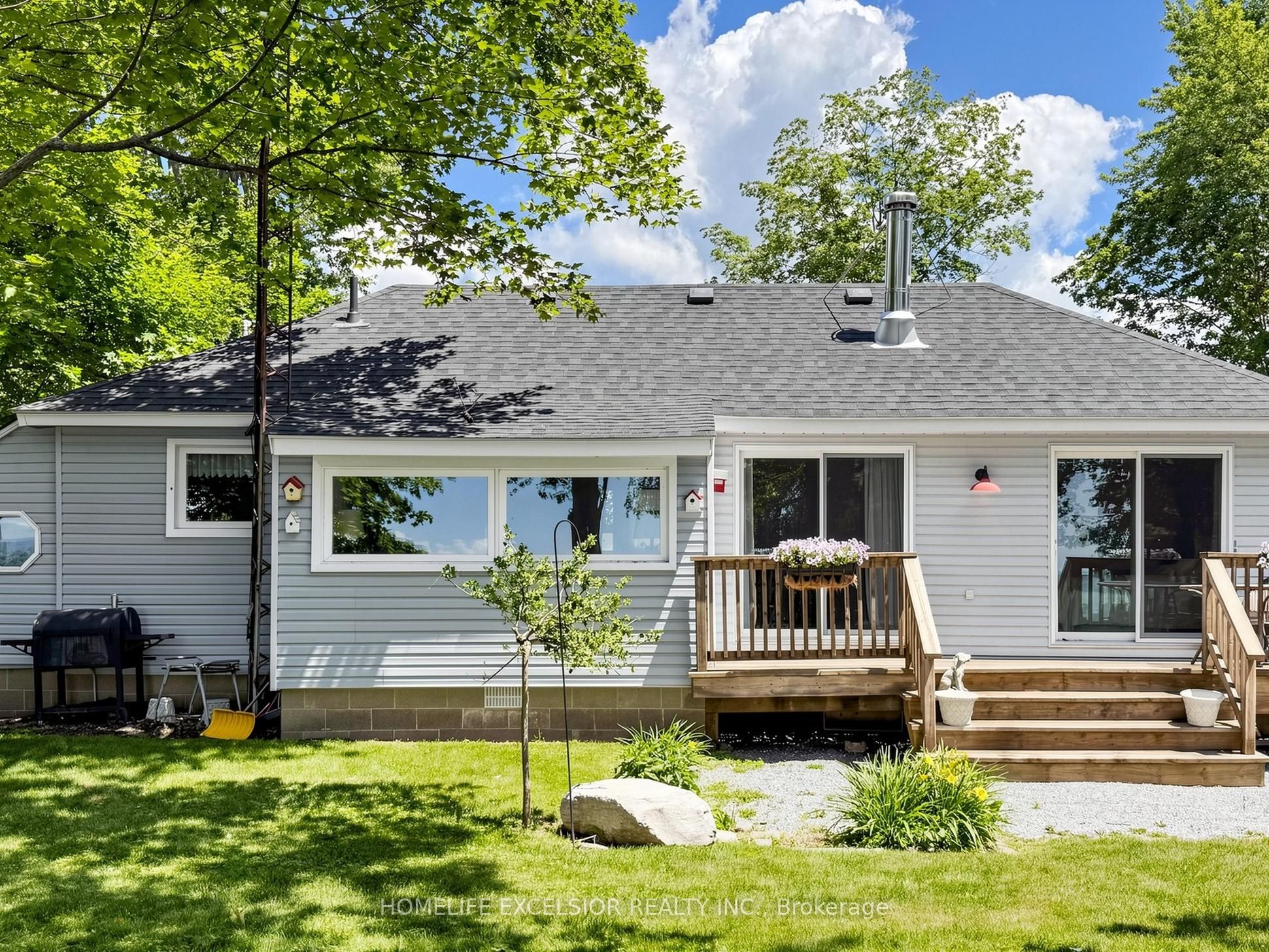 2156 Lakeshore Drive