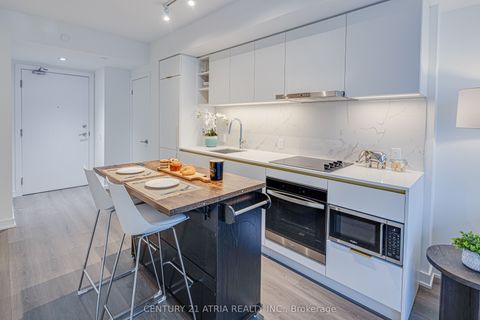 8 Wellesley Street W 1702 Toronto ON M4Y 0J5