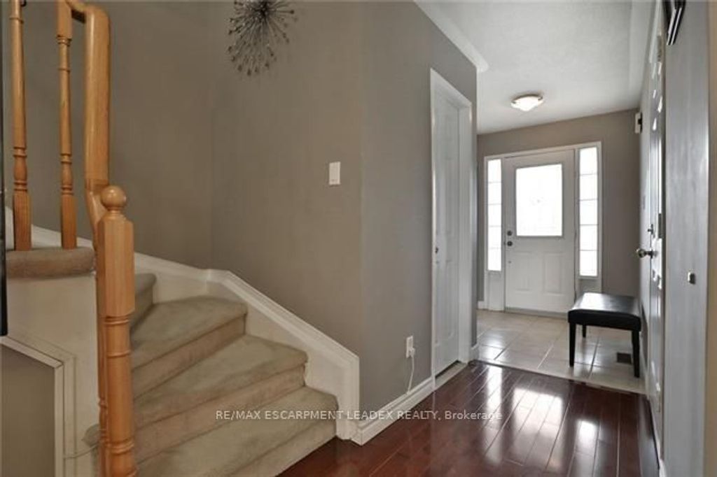 Photo of 4008 Berton Avenue, Burlington, ON L7M 4M6 (MLS # W13096680)