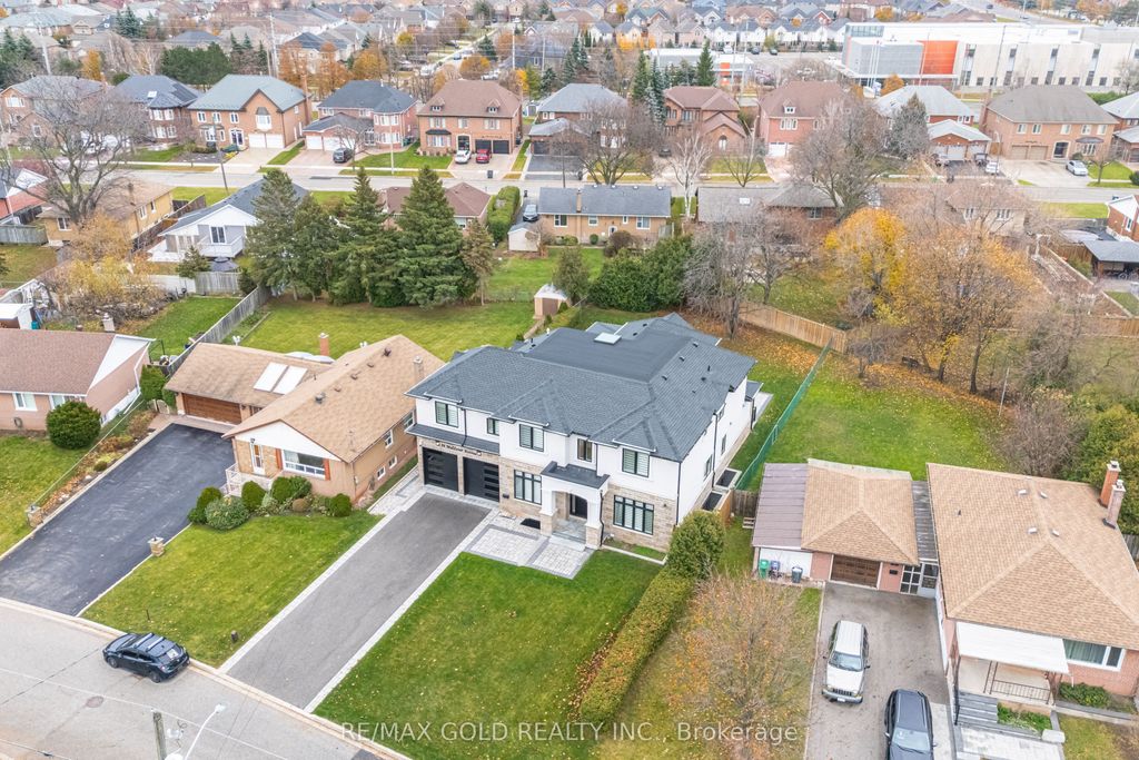 Photo of 19 Maldaver Avenue, Mississauga, ON L5M 1W4 (MLS # W12705324)