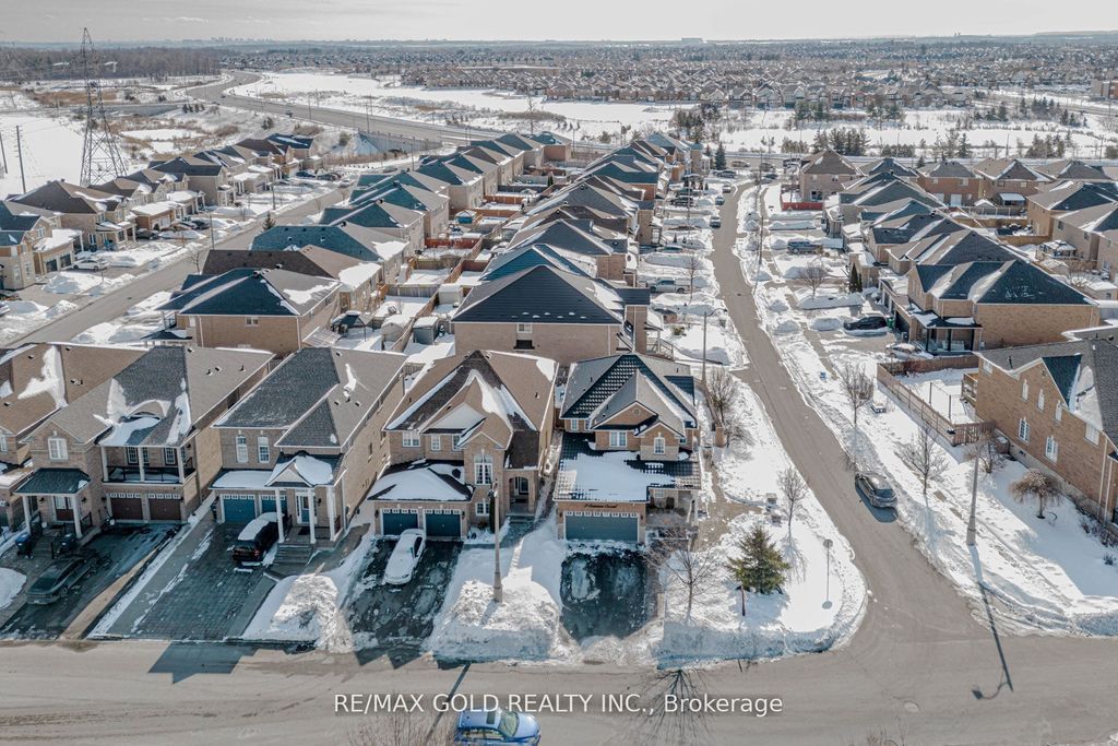 Photo of 2 Oranmore Crescent, Brampton, ON L6X 0J9 (MLS # W12906282)