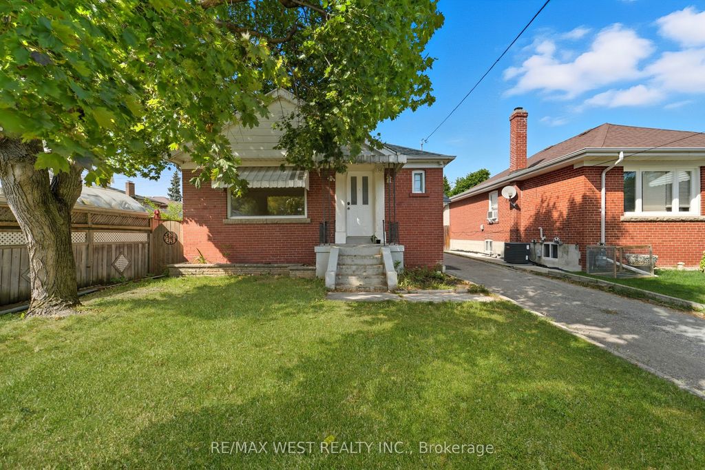 Photo of 38 Feltham Avenue, Toronto, ON M6N 2C3 (MLS # W12415220)