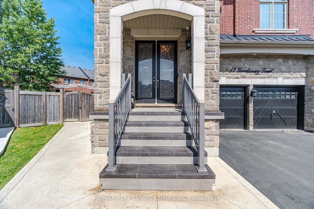 Photo of 13 Goodsway Trail, Brampton, ON L7A 4A4 (MLS # W13775740)
