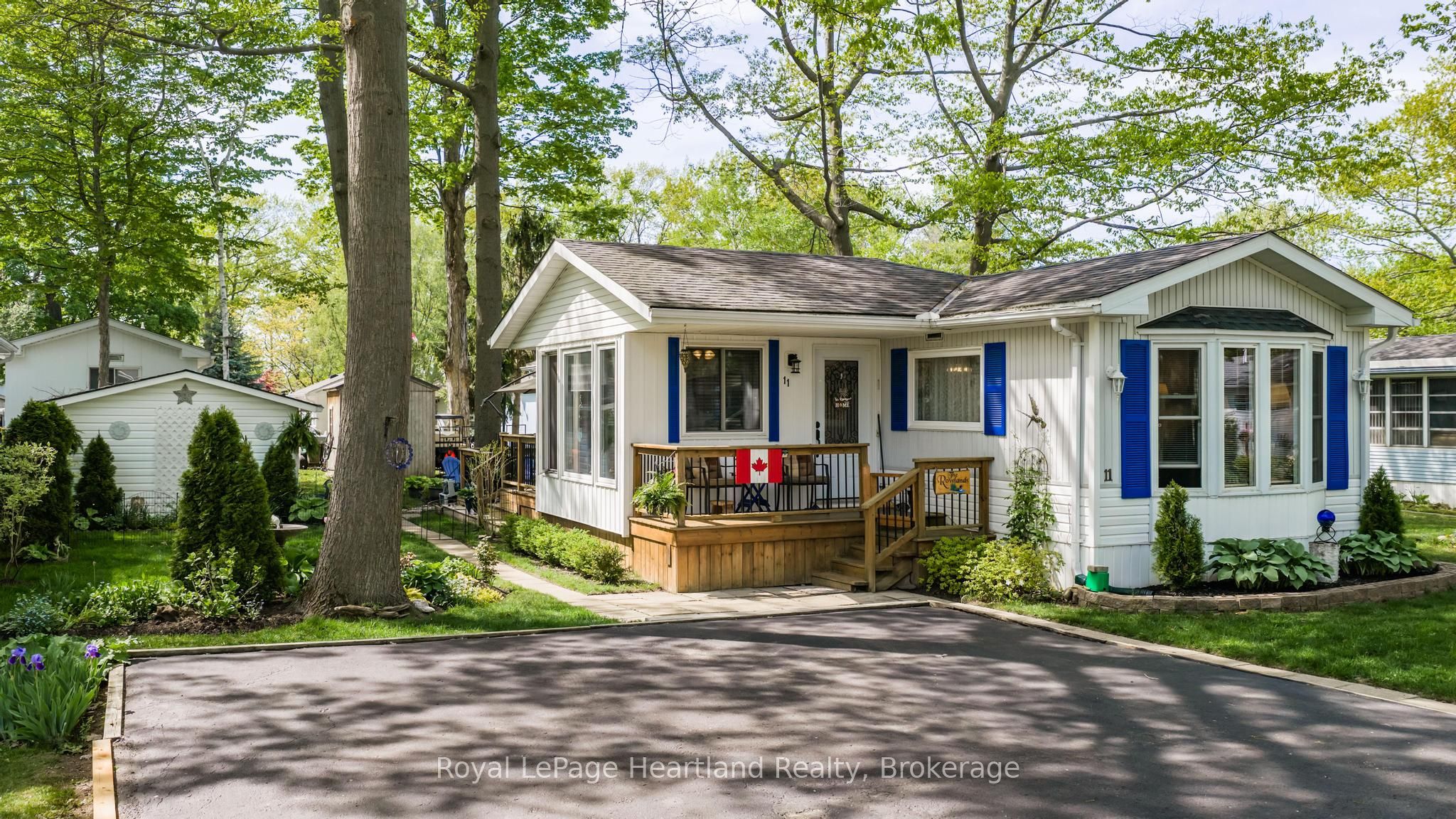 Photo 1 of 21 — 11 Sioux Lane, Ashfield-Colborne-Wawanosh, ON N7A 3Y2