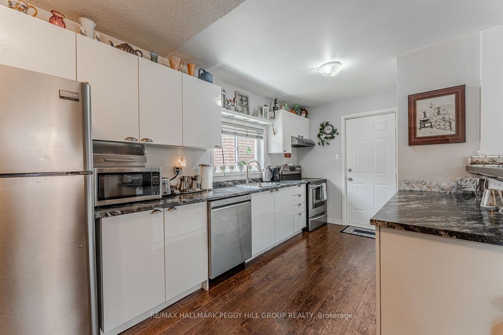 Photo of 132 Benson Drive, Barrie, ON L4N 7Y3 (MLS # S13032282)