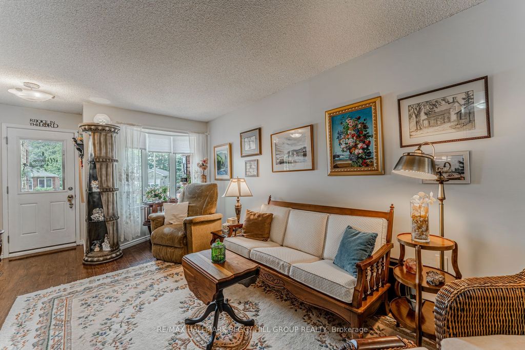 Photo of 132 Benson Drive, Barrie, ON L4N 7Y3 (MLS # S13032282)