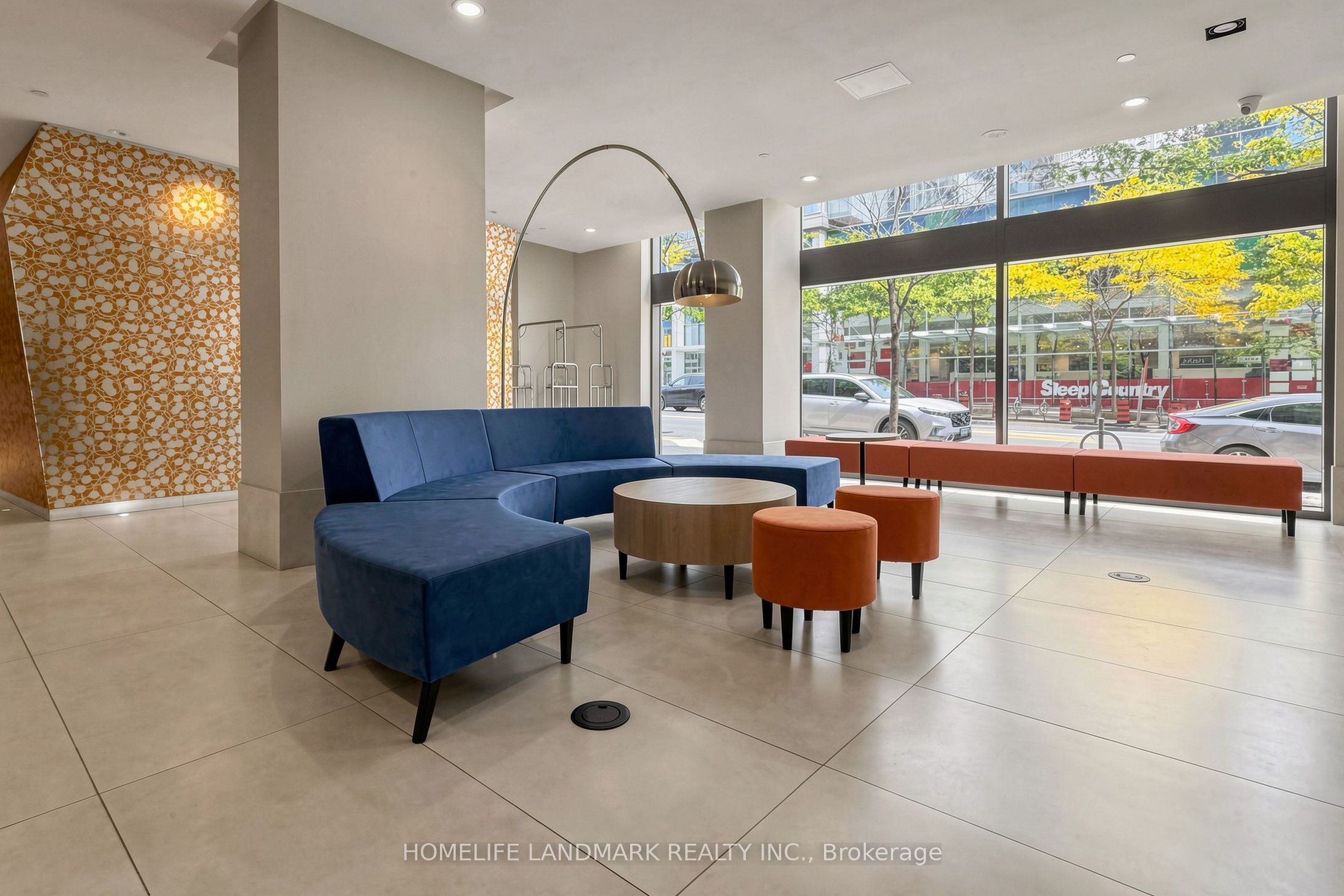 832 Bay Street 204