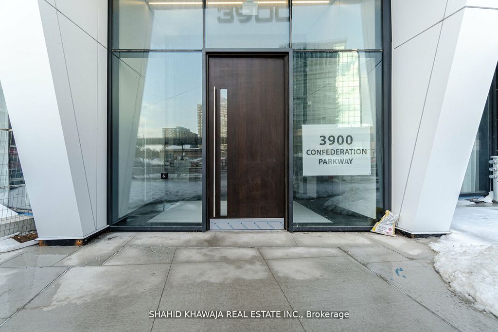 Photo of 3900 Confederation Parkway #5702, Mississauga, ON L5B 3J1 (MLS # W12725782)
