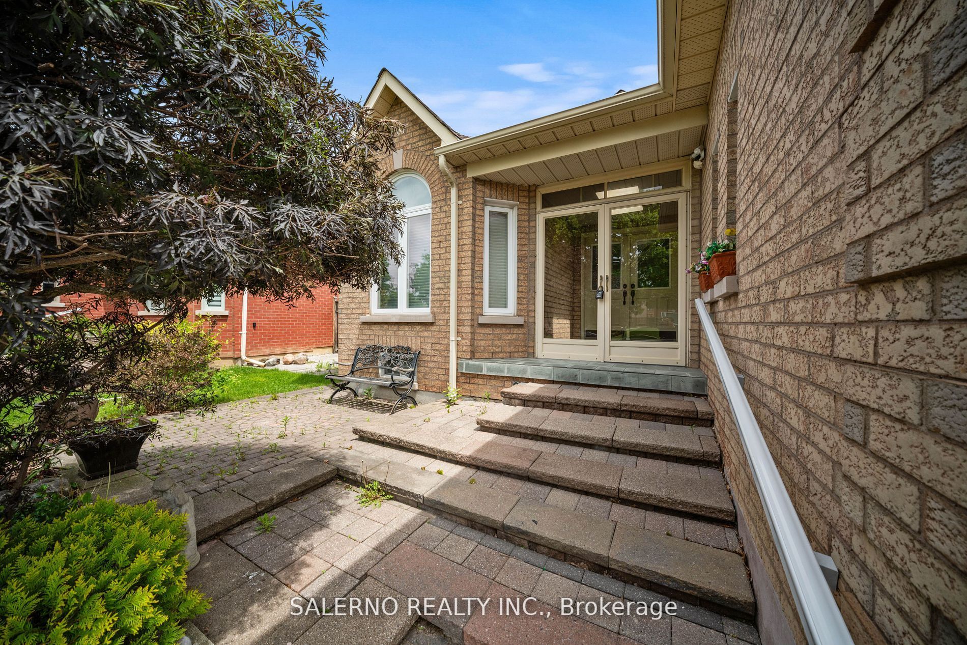 25 Lockheed Avenue