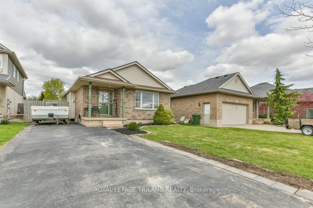 Photo of 9 BROOKSIDE Drive, St. Thomas, ON N5P 4P1 (MLS # X13080234)