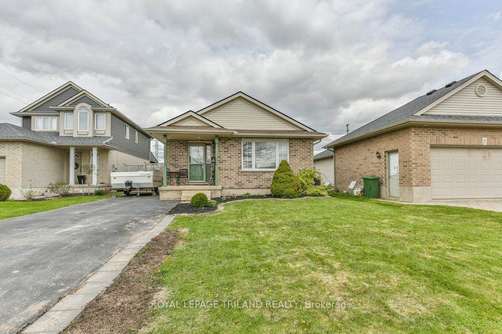 Photo of 9 BROOKSIDE Drive, St. Thomas, ON N5P 4P1 (MLS # X13080234)